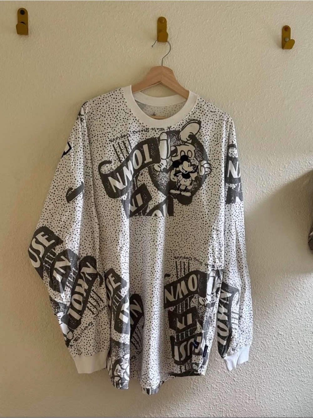 Disney Mickey Mouse Spirit Jersey - XL